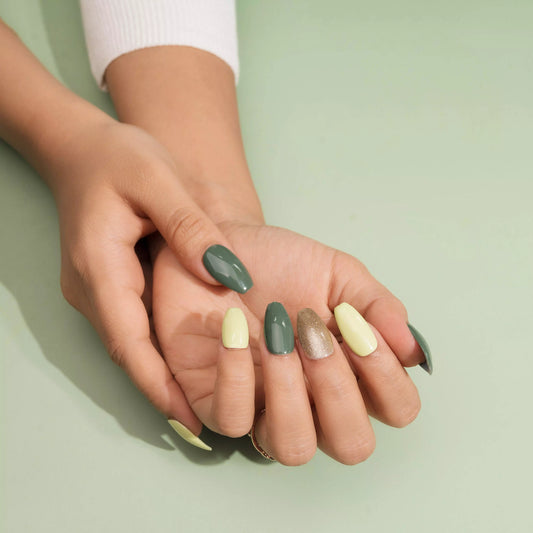 Glitters and Greens Presson Nails Set