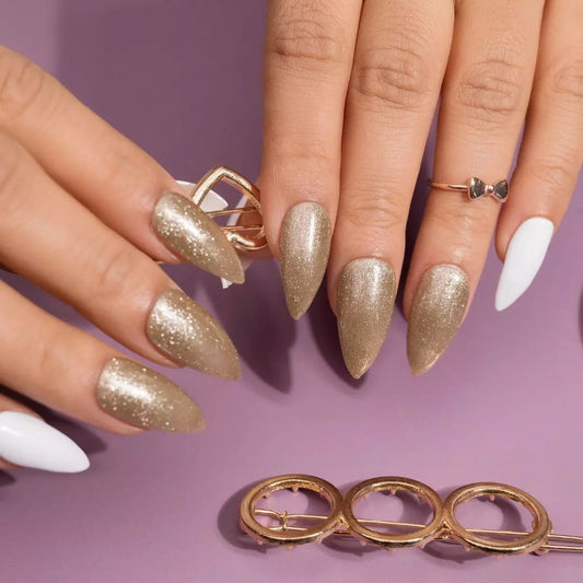 White and Gold Classic Glitter Fake Nails