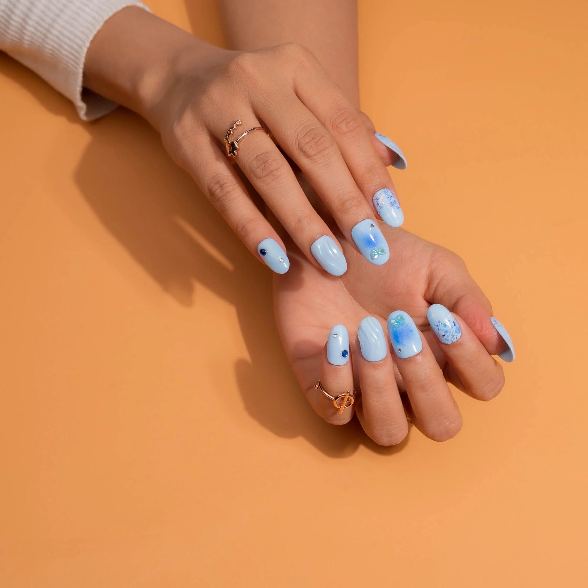 Dreamy and Glittery Sky Blue Press-On Nails